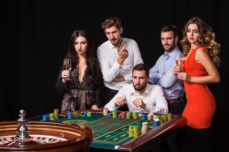 Juegos de Mesa en el Casino: Todo lo que Necesitas Saber